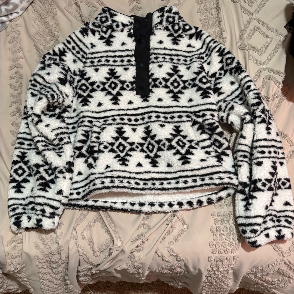 Cozy Black and White Patterned Pullover